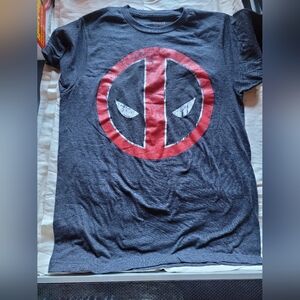 Marvel Deadpool Graphic Tee - Charcoal and Red